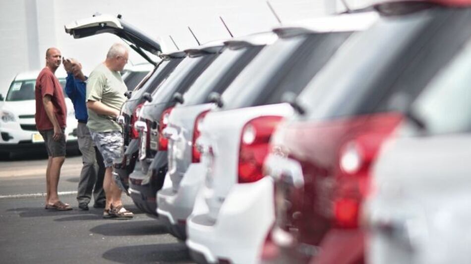 Pekín prorroga suspensión arancelaria a vehículos de EU