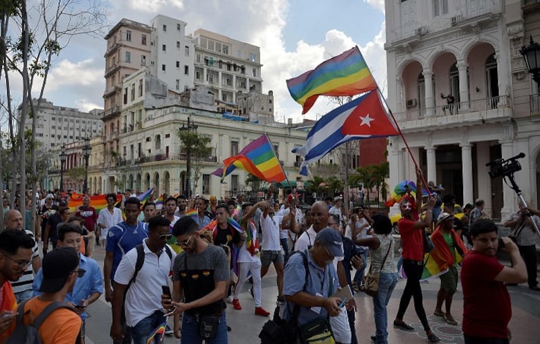 Cuba: Policía interrumpe marcha por los derechos LGBT