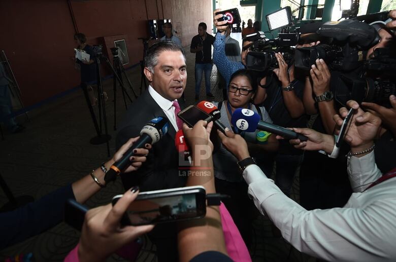 El exdiputado Adolfo Valderrama es imputado por presunto blanqueo y peculado