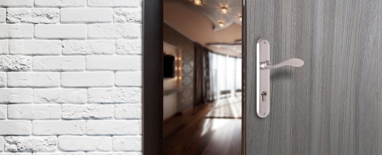 Cerraduras, maniguetas, manijas y bisagras en Tandor