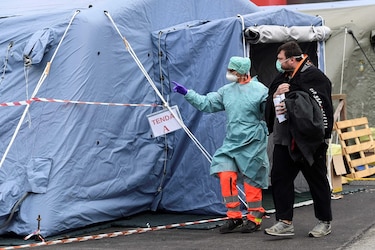 Más de 6 mil muertos en el mundo por el Covid-19; nuevo récord de decesos en Italia