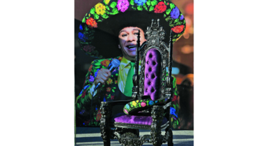 Juan Gabriel revive en forma de holograma