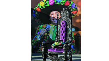 Juan Gabriel revive en forma de holograma