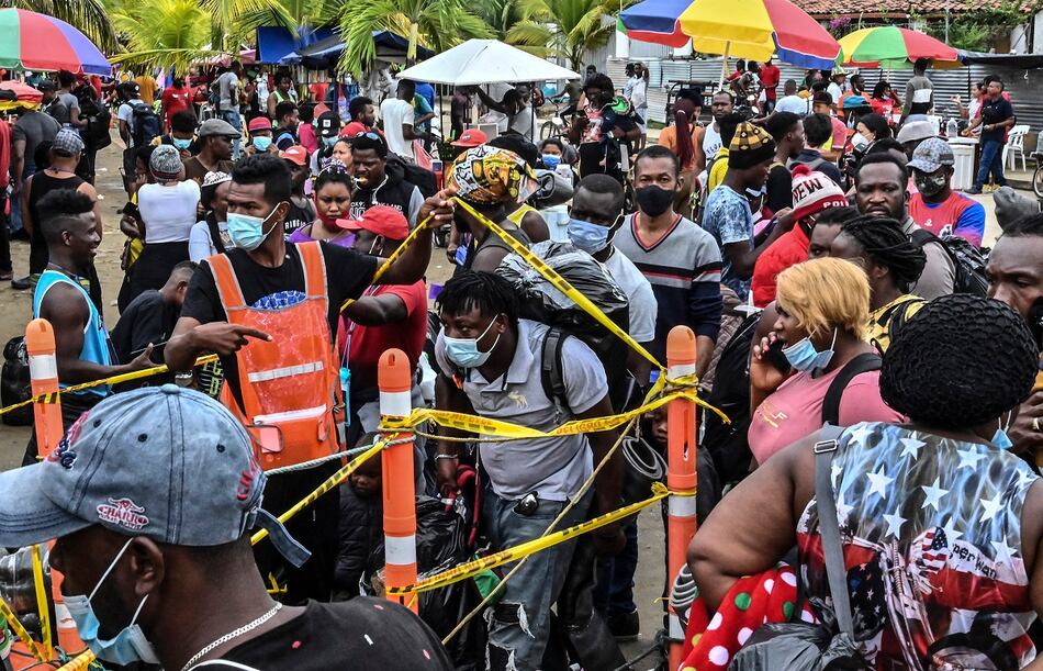 Unos 19,000 migrantes, la mayoría haitianos, están varados cerca de la frontera entre Colombia y Panamá