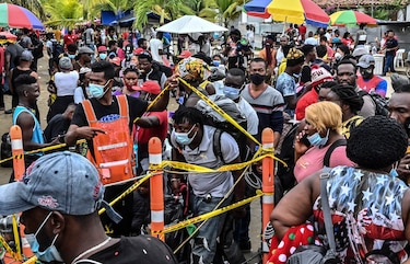 Unos 19,000 migrantes, la mayoría haitianos, están varados cerca de la frontera entre Colombia y Panamá