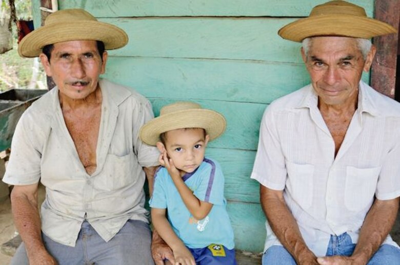 Las artesanas santeñas prefieren el junco