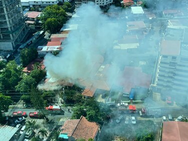 Bomberos atienden incendio de una residencia en Coco del Mar