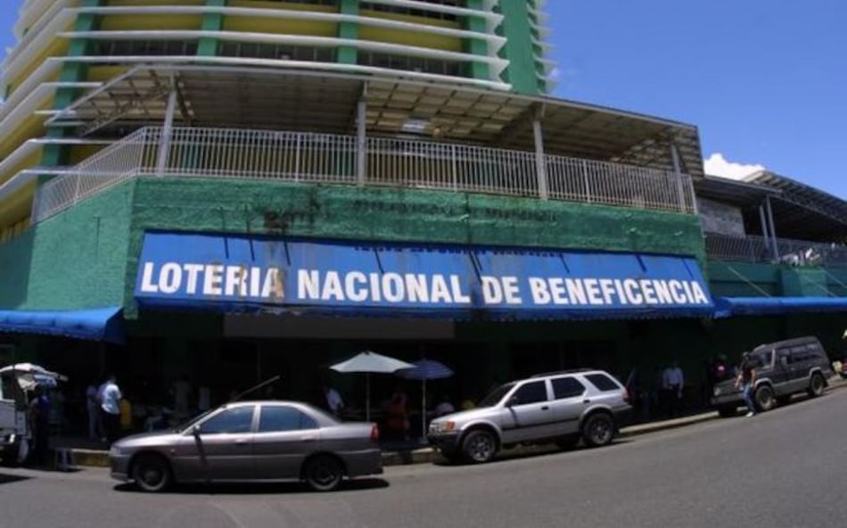 Lotería publica la identidad de billeteros; directora deroga polémica resolución