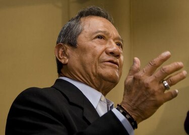Julio Iglesias y Manzanero entran al Salón de la Fama de Compositores Latinos