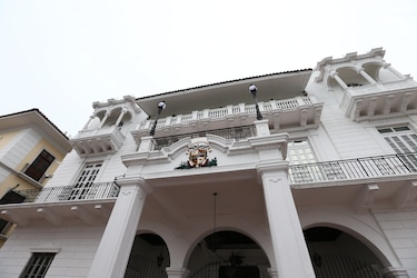 Funcionario de la Presidencia choca a motociclista con vehículo oficial en la madrugada