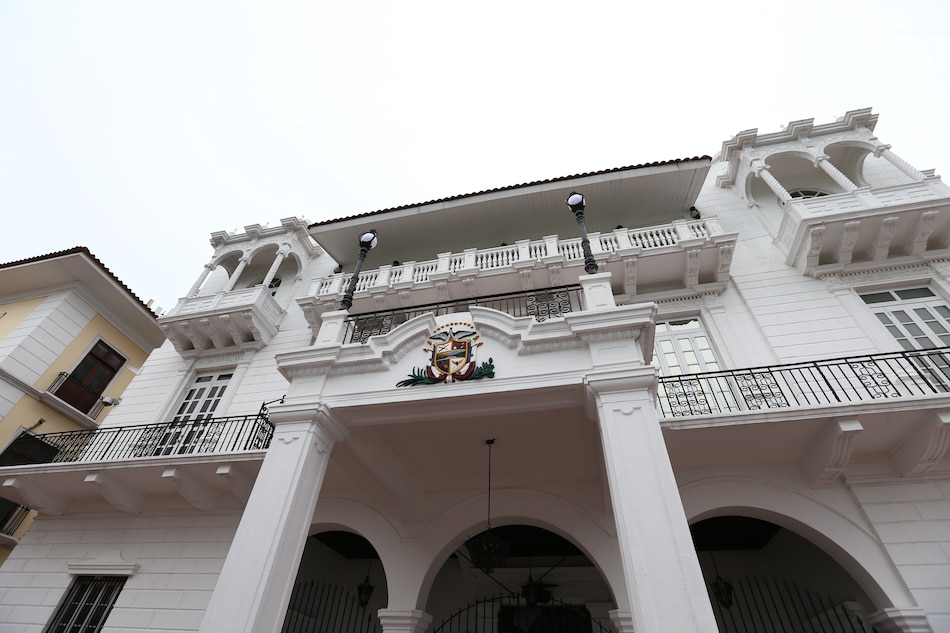 Funcionario de la Presidencia choca a motociclista con vehículo oficial en la madrugada