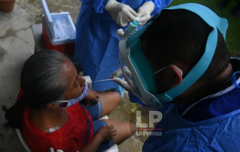 Uso de mascarilla y respeto de la burbuja social, indispensables en los sitios públicos, dice Israel Cedeño