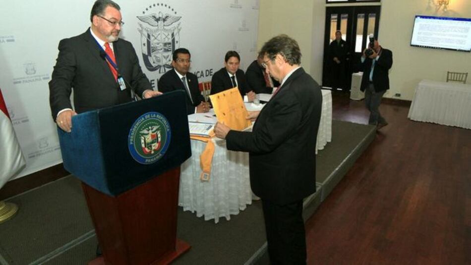 Realizan apertura de sobres para asistencia y asesoría técnica al Idaan