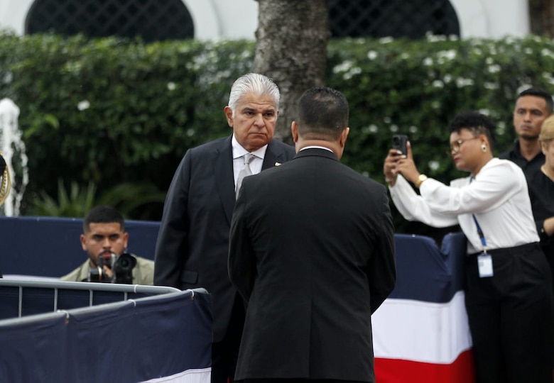 Con dianas al amanecer, Panamá inicia las Fiestas Patrias 2025