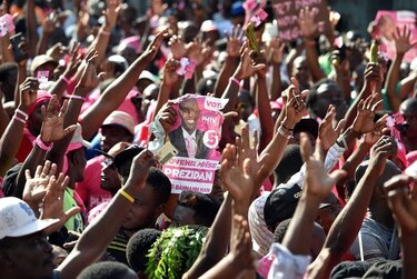 Manifestantes opositores al presidente interino de Haití reclaman elecciones
