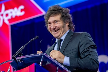 Gobierno de Javier Milei niega cifra de 30,000 desaparecidos durante la dictadura militar
