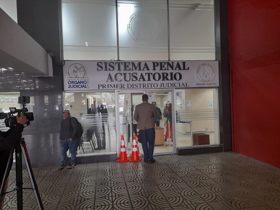 Imputan cargos por blanqueo y fraude bancario a 17 personas y validan 11 acuerdos de pena