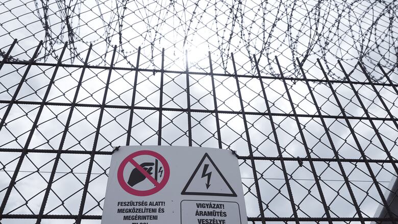 Inmigración: cómo en 10 años en Europa se pasó de la política de acogida de Merkel a hablarse de una ‘invasión’