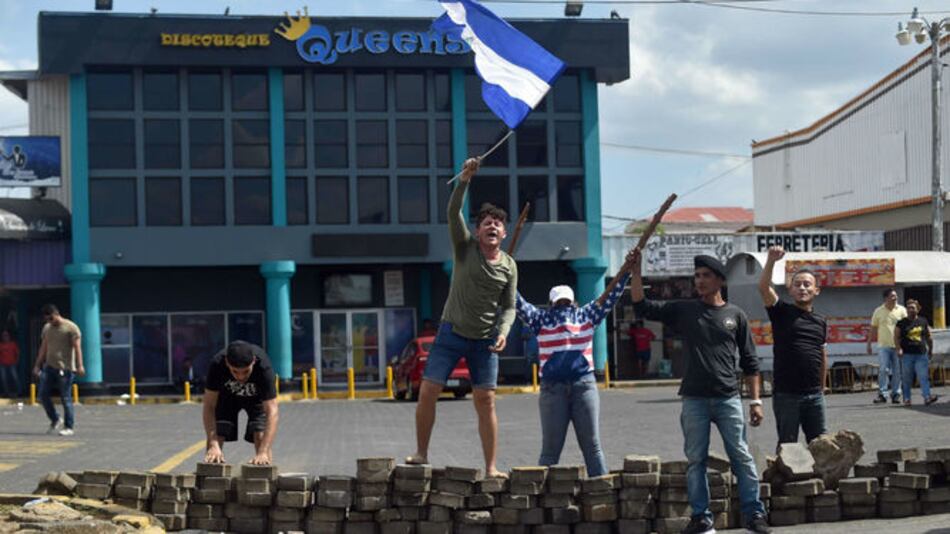 Estados Unidos saca a diplomáticos de Nicaragua debido a violencia