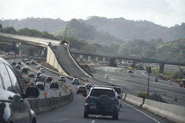 Ampliación de la carretera Interamericana, Puente de Las Américas-Arraiján: 77 meses de construcción y aún no concluye