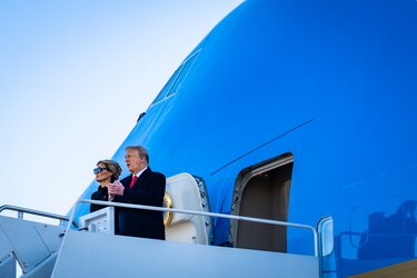 Trump llega a su club Mar-a-Lago en Florida