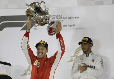 Vettel se impone en Bahréin