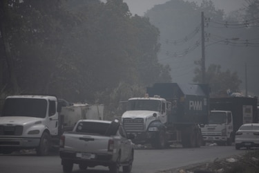 Incendio en cerro Patacón está controlado en un 85%; restablecen la llegada de camiones recolectores
