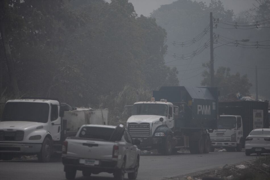 Incendio en cerro Patacón está controlado en un 85%; restablecen la llegada de camiones recolectores