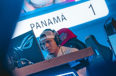 Jhonnatan Mora, medallista de oro en eSports de los Juegos Centroamericanos y del Caribe