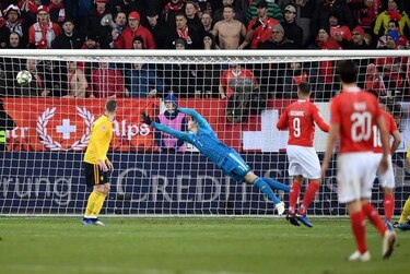 Suiza remonta y golea a Bélgica para clasificar a la fase final