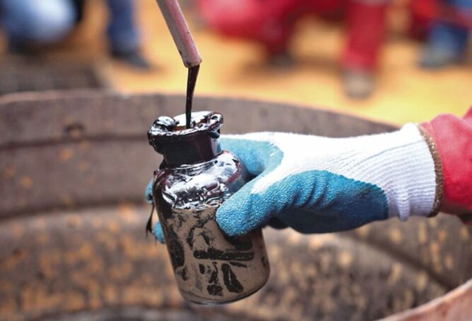 EU reporta reducción de inventario de crudo