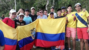 La población sale a la calle para recibir al papa