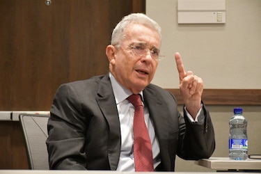 La jueza acredita que expresidente Álvaro Uribe es responsable del delito de soborno