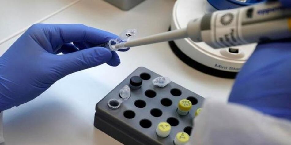 Científicos investigan uso de ‘spray’ nasal para prevenir el virus