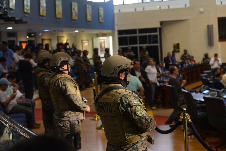 Diputados denuncian ‘presión’ por parte del gobierno de Bukele