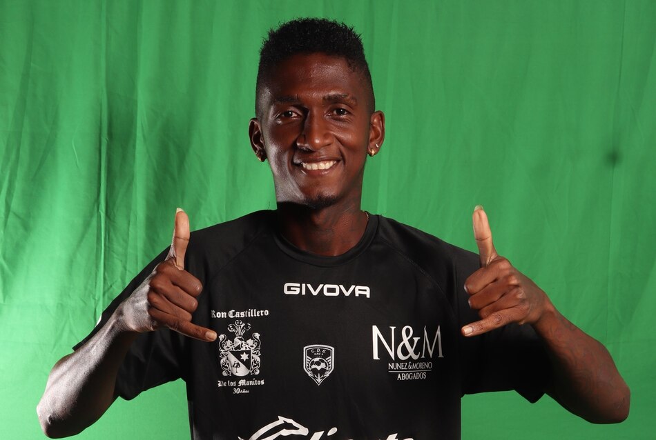 Fallece el futbolista panameño Adonis Villanueva