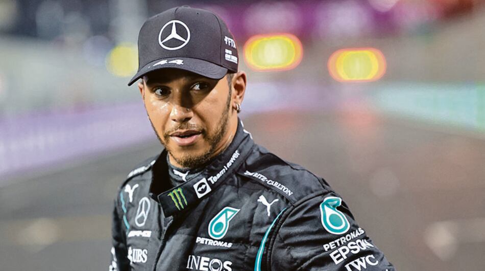 Nelson Piquet se disculpa con Lewis Hamilton tras comentario racista