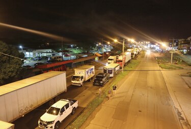 Transportistas suspenden paro tras la reapertura de las vías