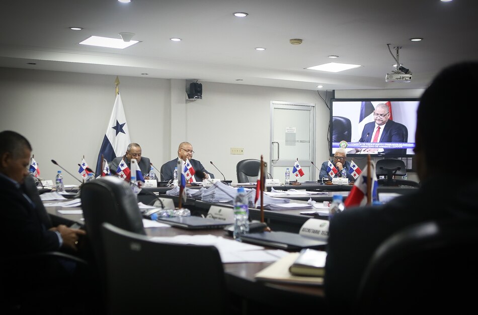 La Comisión de Presupuesto esconde sus actas; no las publica desde el 27 de julio de 2022