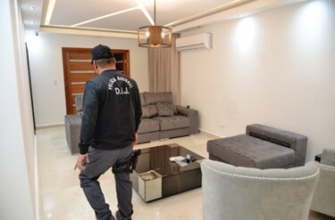 Funcionaria judicial ligada al caso Fisher no irá a la cárcel tras un acuerdo de pena