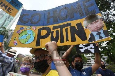 Ucranianos piden en Panamá cerrar acceso de buques rusos por el Canal