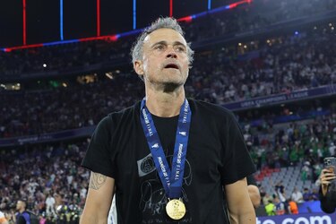 Luis Enrique luce una camiseta en honor a su hija Xana