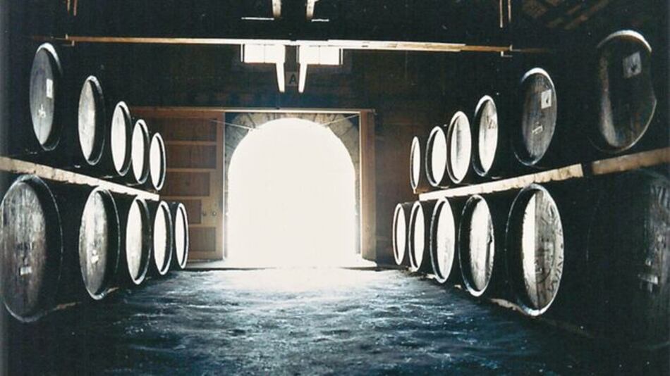 Destilería trabaja día y noche por auge del whisky