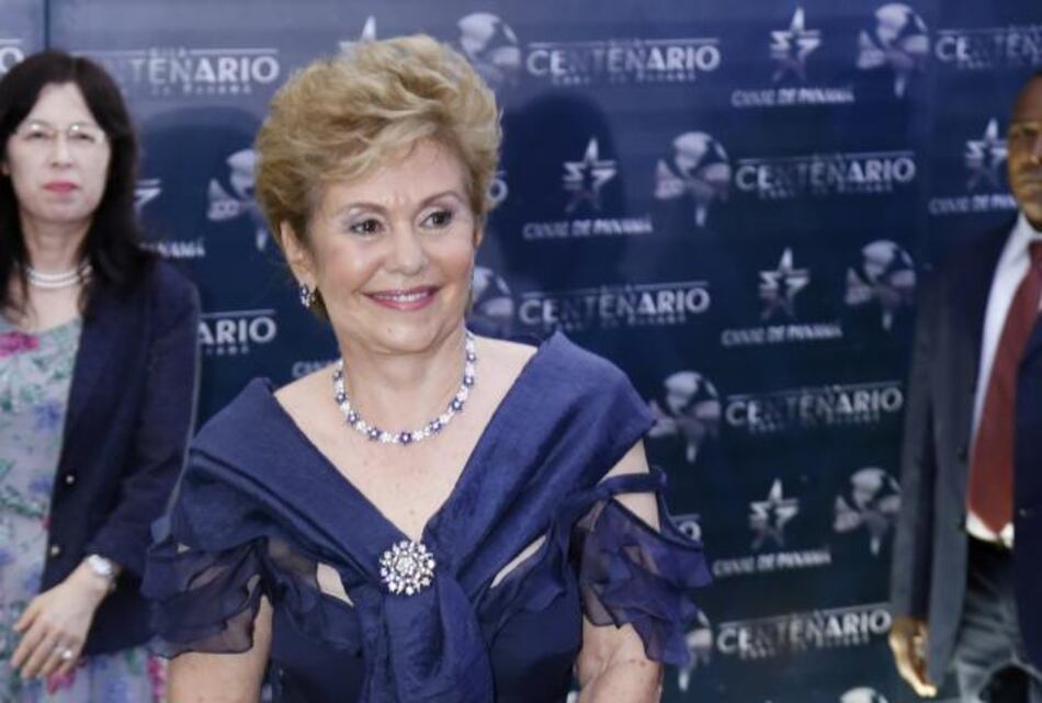 Mireya Moscoso insiste en que Varela debe pasar la página