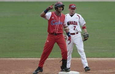 Astros tienen un acuerdo con el cubano Yulieski Gurriel
