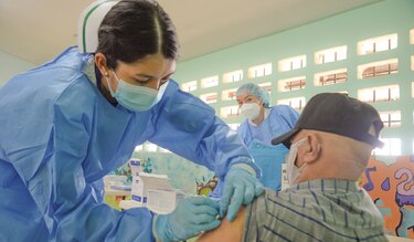 8,250 dosis en el primer día de la fase 2, en el 8-6
