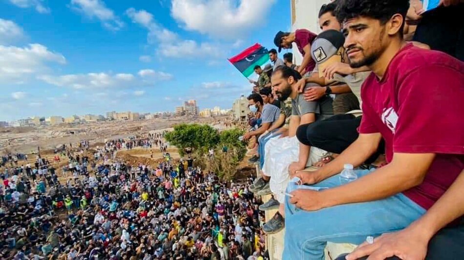 Miles de ciudadanos de Derna protestan contra la gestión de las autoridades tras el ciclón