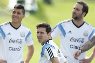 Detener al pequeño; Irán prepara muro defensivo ante Argentina