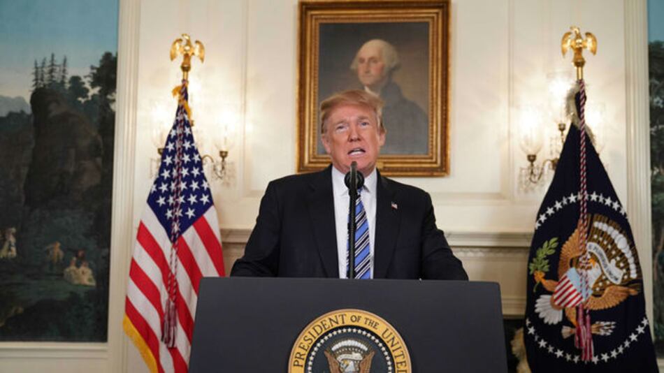 Trump anuncia visita a escenario de masacre, pero guarda silencio sobre armas