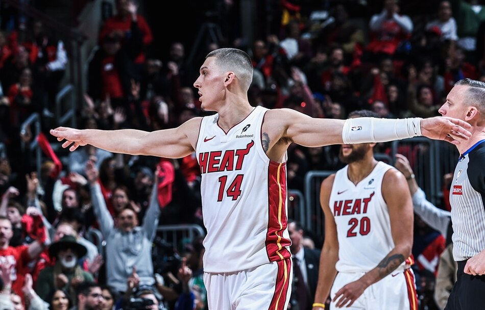 Los Heat apabullan a los Bulls y se citan con los Hawks